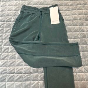 Lululemon softstreme straight leg crop